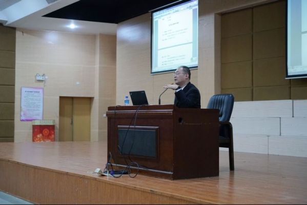 1.9 我院周方法官為中山中專(zhuān)作法治情景故事劇本創(chuàng)作指導(dǎo)346.jpg