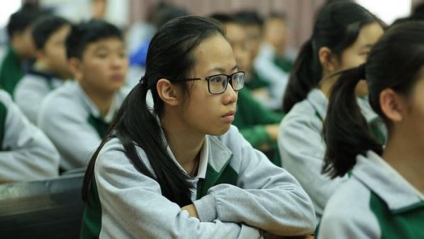 1.13 我院裴濤法官為松苑中學作法律宣講800.jpg